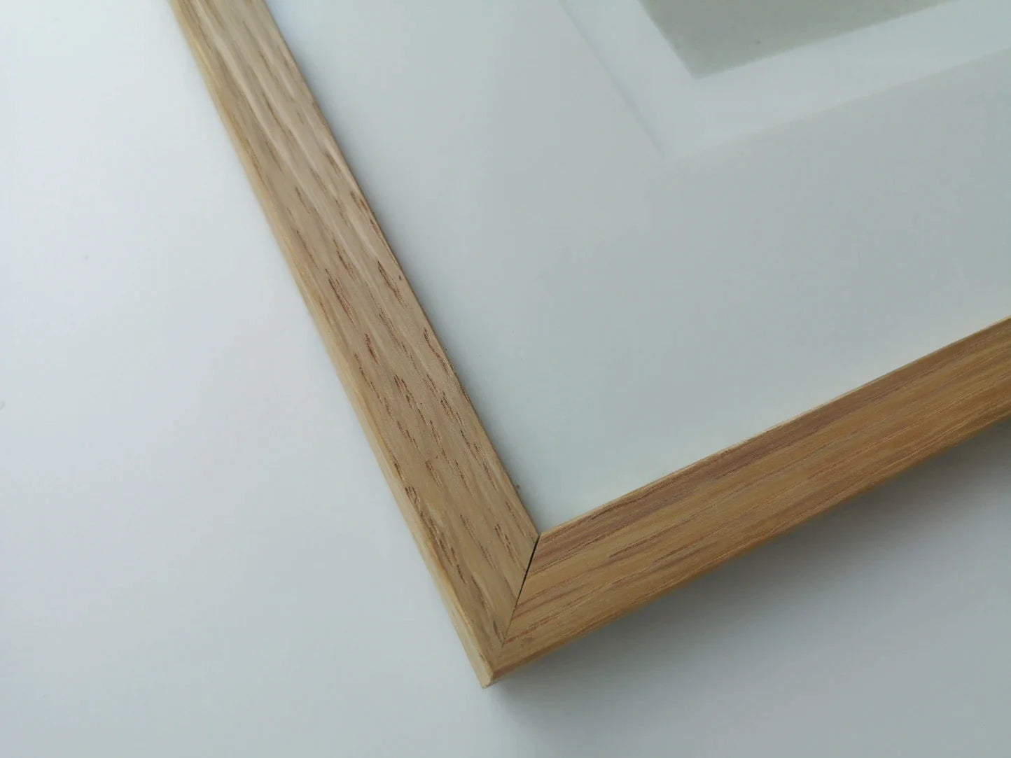 Still standing - Giclée, framed 110x150 cm